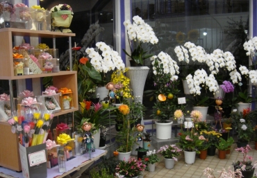 「フラワーショップ　かわしま」　（栃木県佐野市）の花屋店舗写真2